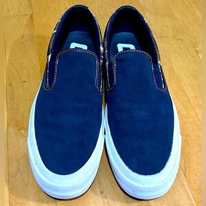 Converse Cons classic slip ons. Navy blue & camo. U.S. size 11 $20
